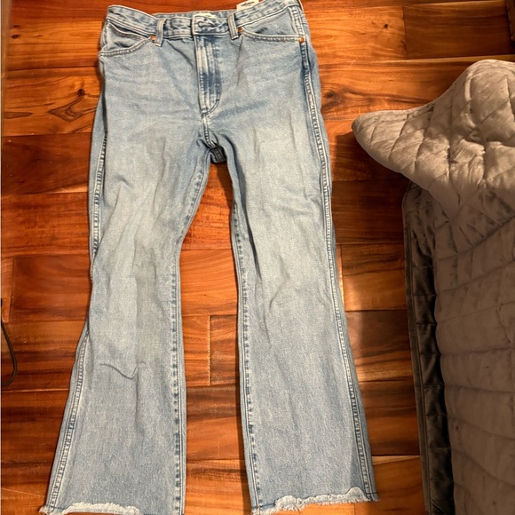 Wrangler Women's Light Blue kick boot  Flare Jeans size 29 - Picture 1 of 7